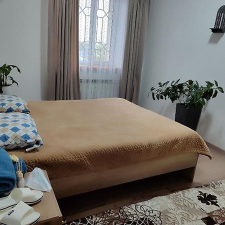 Amanat Guest House Бишкек Экстерьер фото