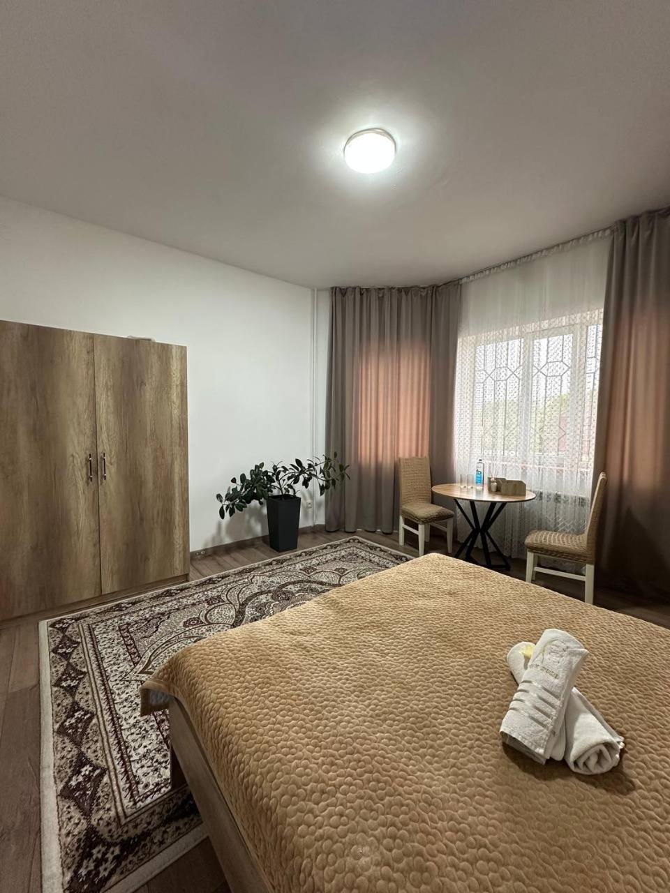 Amanat Guest House Бишкек Экстерьер фото