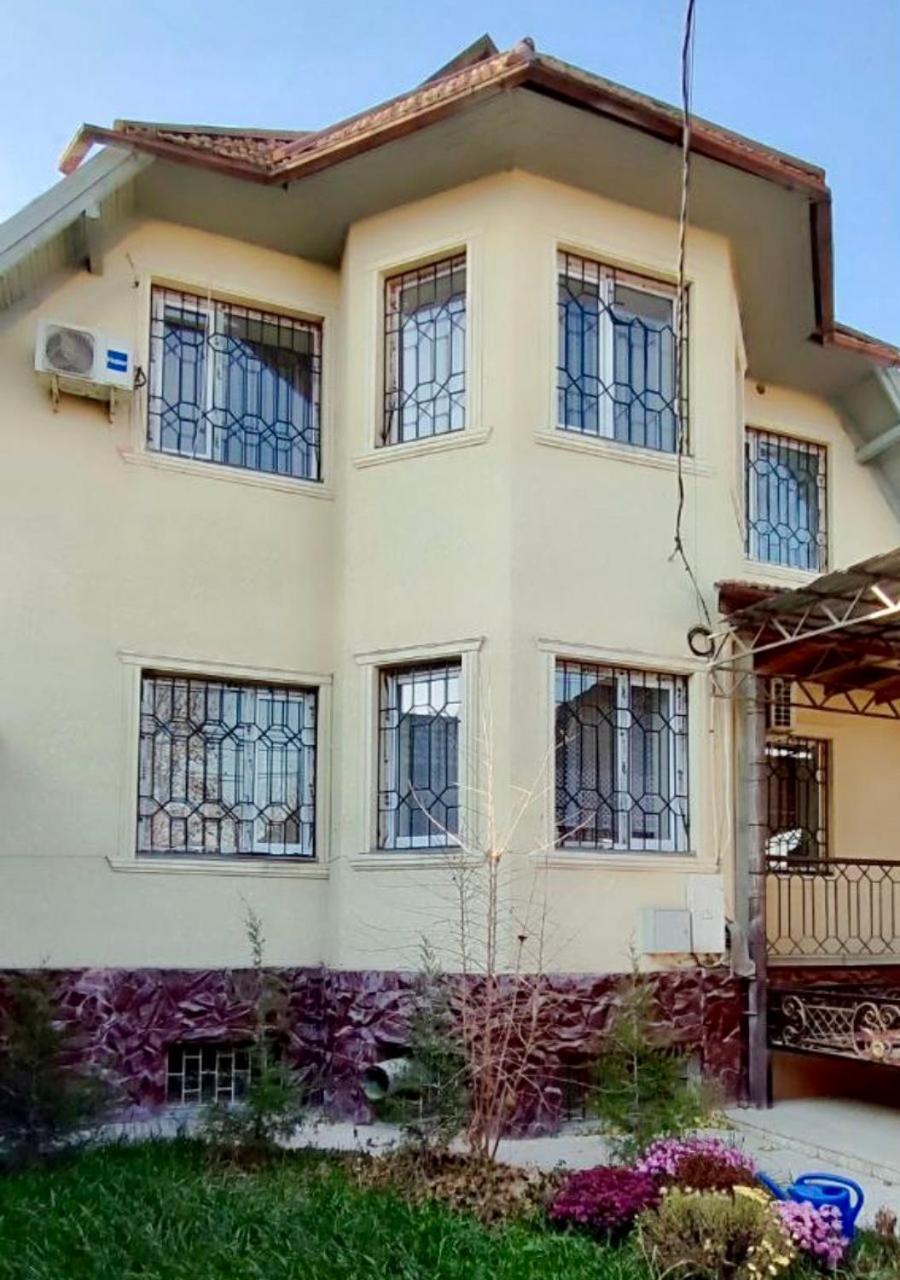 Amanat Guest House Бишкек Экстерьер фото