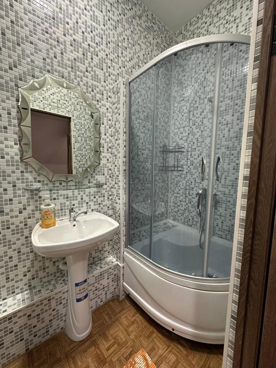 Amanat Guest House Бишкек Экстерьер фото